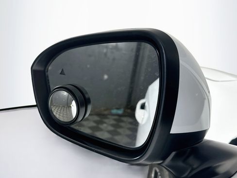 Used 2025 Nissan Kicks SV FWD image 16