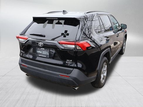 Used 2025 Toyota RAV4 XLE AWD/4WD image 6