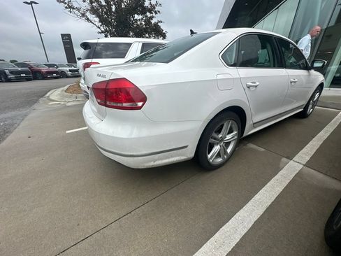 Used 2013 Volkswagen Passat TDI SEL Premium FWD image 9