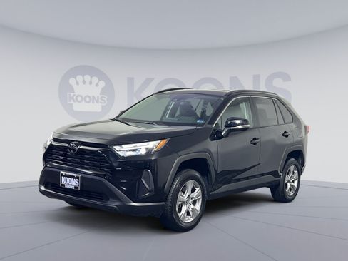 Used 2025 Toyota RAV4 XLE AWD/4WD image 5