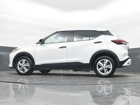 Certified 2025 Nissan Kicks Play S image 25