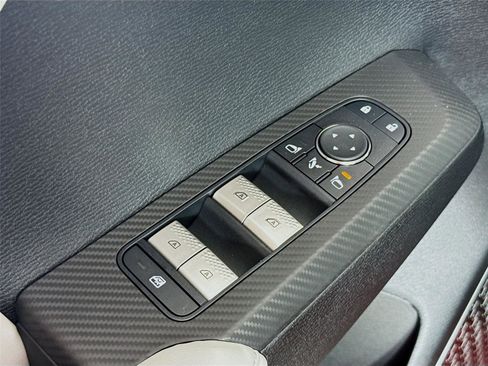 New 2025 Mitsubishi Outlander SE image 18