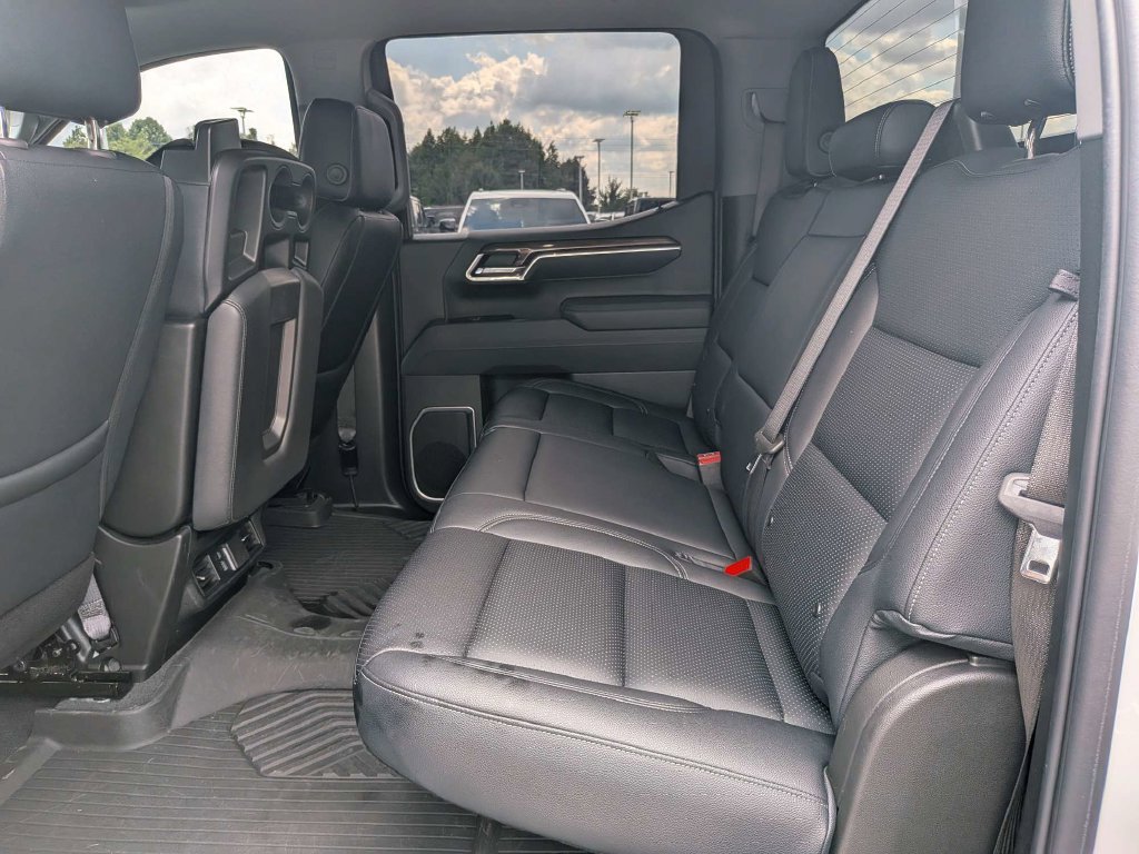 Used 2025 Chevrolet Silverado 1500 RST w/ Z71 Off-Road Package AWD/4WD image 13