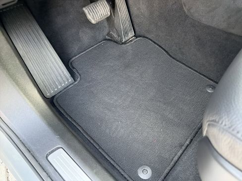 Certified 2025 Volvo XC60 B5 Plus image 9