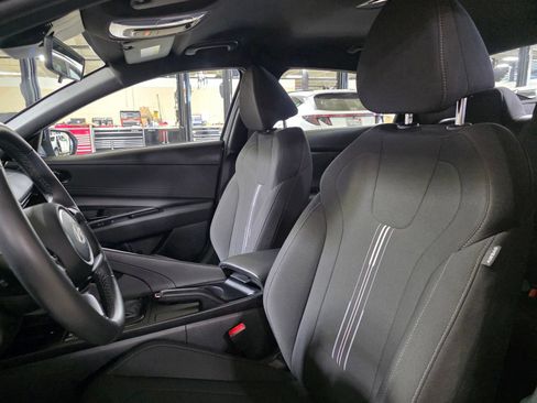 Certified 2025 Hyundai Elantra Sport FWD image 22