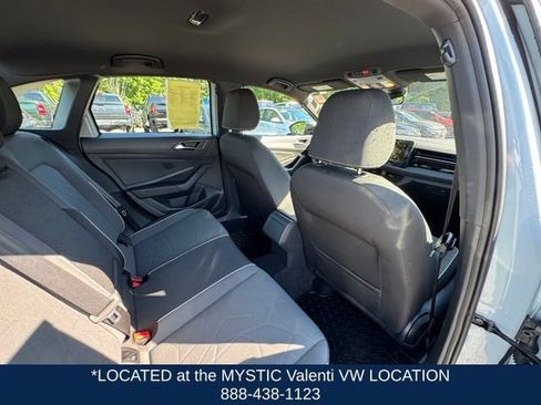 Certified 2025 Volkswagen Jetta Sport FWD image 21