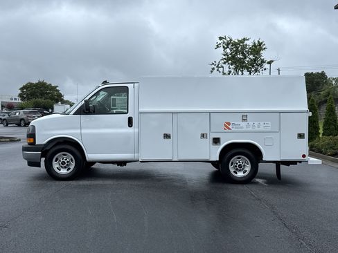 New 2025 GMC Savana 3500 w/ Power Convenience Package image 7