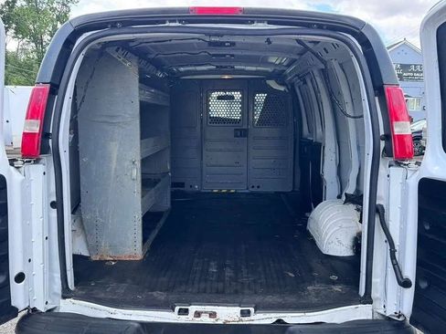 Used 2016 Chevrolet Express 2500 RWD image 6
