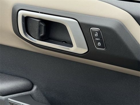 Certified 2024 Ford Bronco Wildtrak image 24