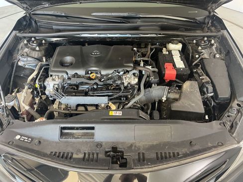 Used 2023 Toyota Camry SE FWD image 9