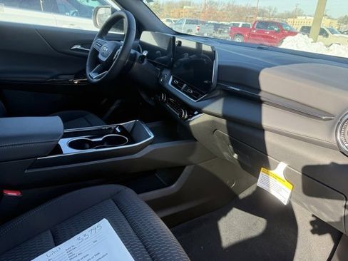 Used 2025 Chevrolet Equinox LT image 5