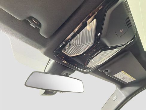 New 2026 BMW 330i Sedan w/ M Sport Package RWD image 19