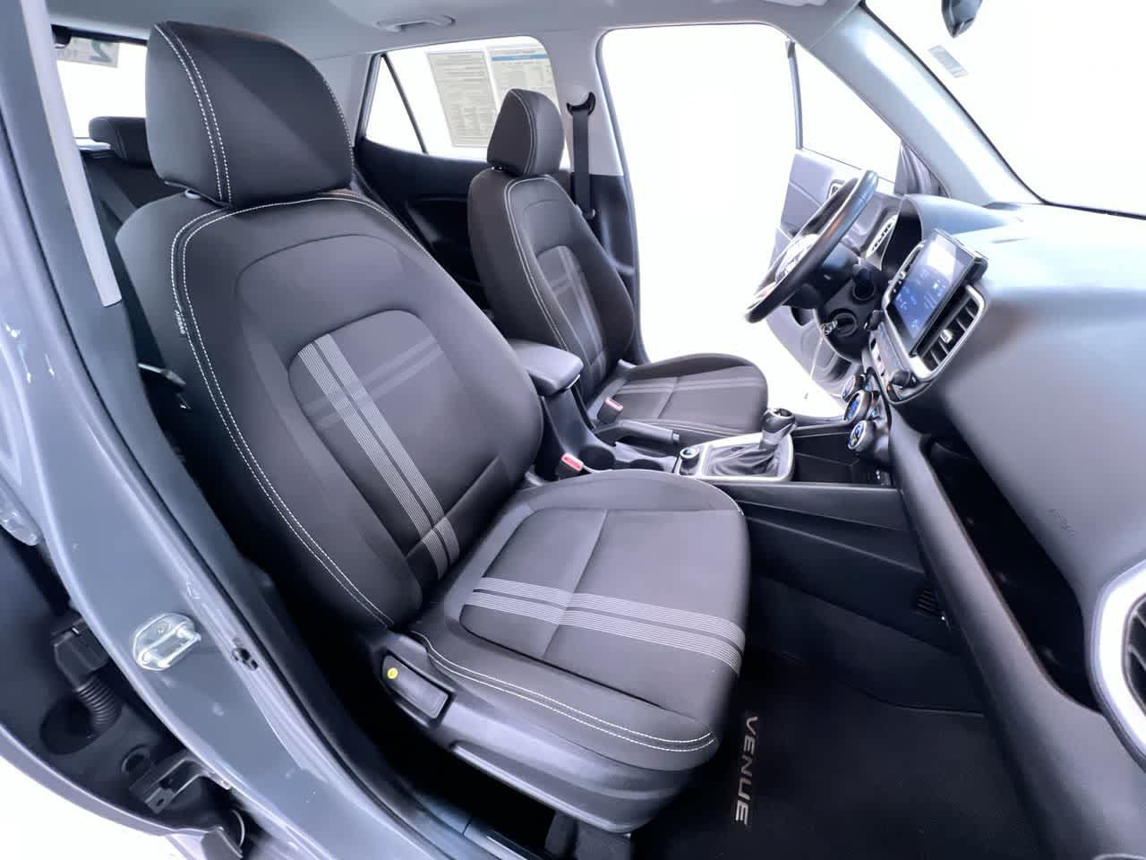Used 2022 Hyundai Venue SEL FWD image 36