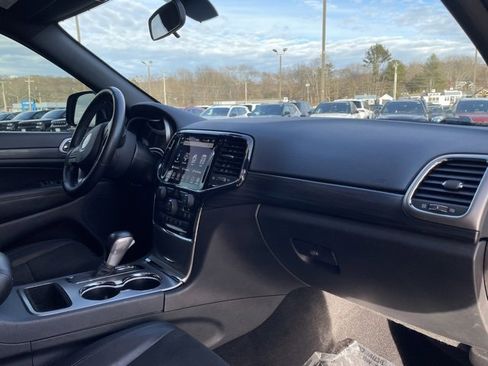 Used 2021 Jeep Grand Cherokee Laredo X image 26
