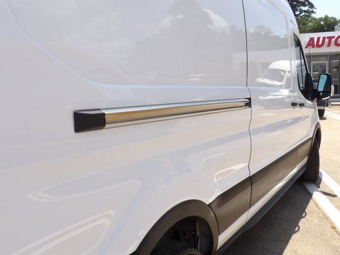 Used 2022 Ford Transit 250 Medium Roof AWD image 11
