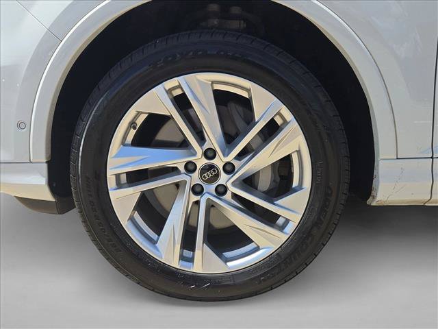 Used 2023 Audi Q7 2.0T Premium Plus w/ Premium Plus Package AWD/4WD image 23