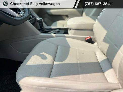 Used 2023 Volkswagen Atlas SE w/ Black Wheel Package AWD/4WD image 21