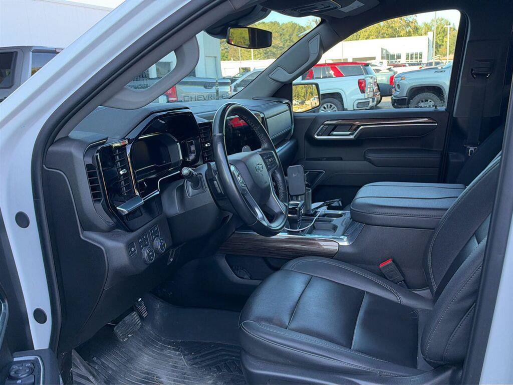 Used 2025 Chevrolet Silverado 1500 RST w/ RST All Star Premium Package AWD/4WD image 5