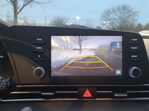 Used 2023 Hyundai Elantra SEL image 18