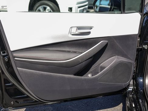 Certified 2025 Toyota Corolla SE image 21