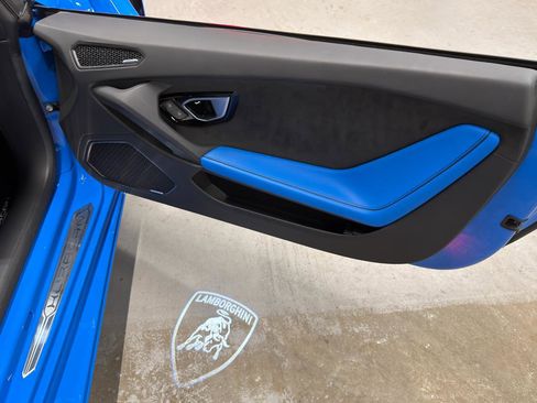 Used 2020 Lamborghini Huracan EVO image 21