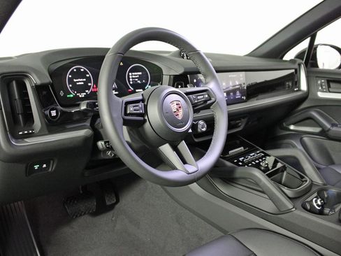 New 2026 Porsche Cayenne image 4