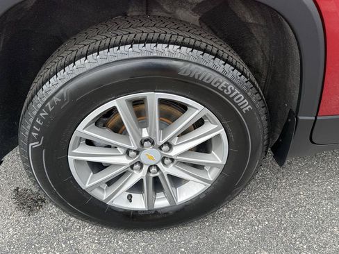 Used 2022 Chevrolet Traverse LT FWD image 13