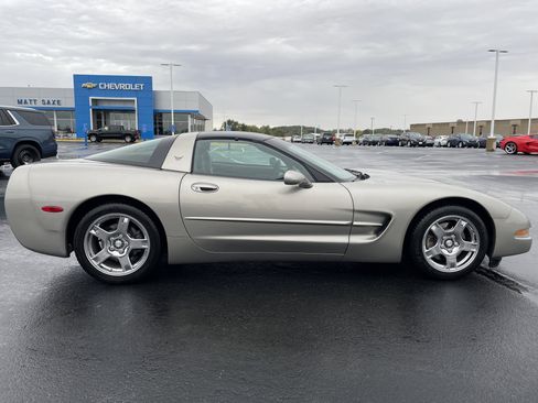Used 1999 Chevrolet Corvette Coupe w/ Memory Pkg image 6