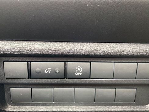 New 2026 Mitsubishi Outlander LE AWD/4WD image 28