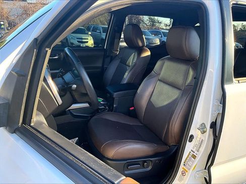 Used 2020 Toyota Tacoma Limited image 23
