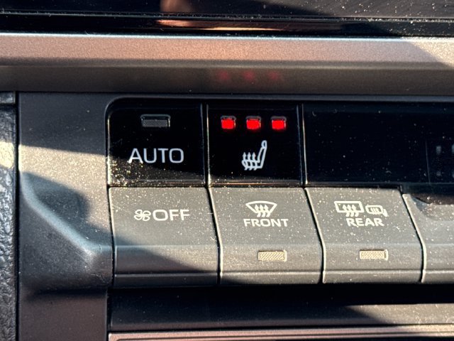 Used 2025 Toyota Camry XSE AWD/4WD image 35
