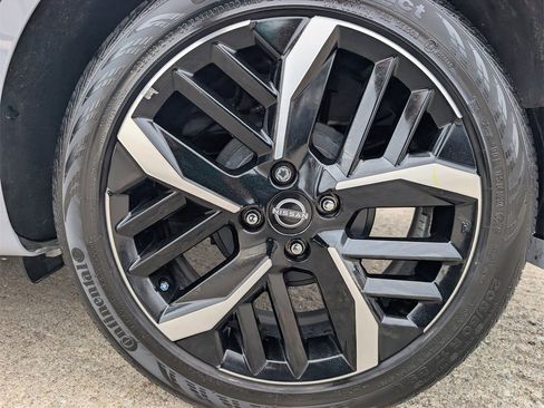 Certified 2025 Nissan Versa SR w/ Trunk Package image 8