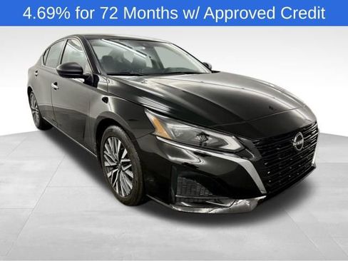 Used 2024 Nissan Altima 2.5 SV image 1