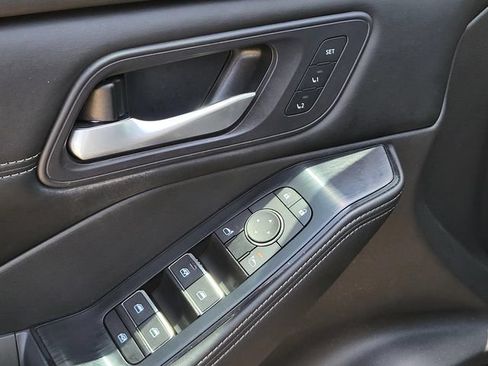 Used 2024 Nissan Rogue SL w/ SL Premium Package FWD image 19