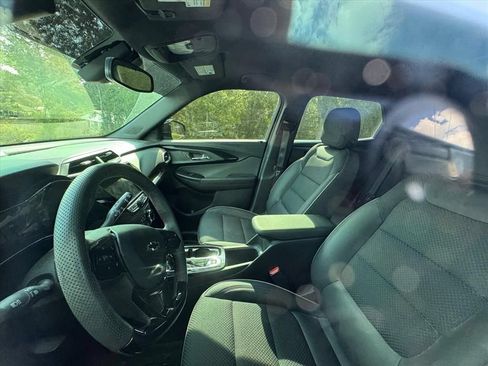 Used 2023 Chevrolet TrailBlazer RS w/ Convenience Package FWD image 8