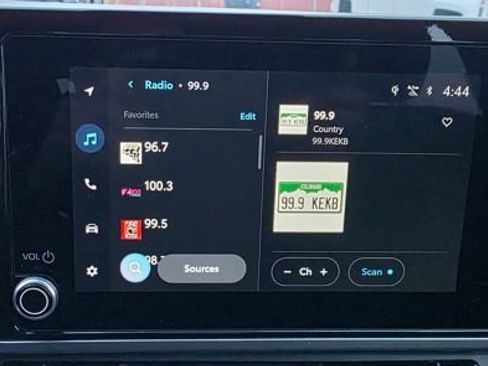 Used 2025 Toyota Camry LE image 19