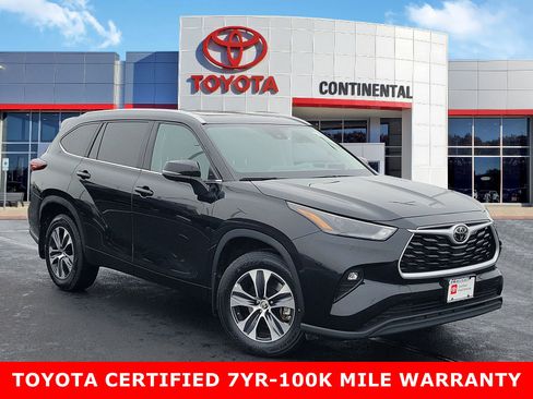 Certified 2024 Toyota Highlander XLE image 1