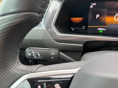 Used 2022 Volkswagen Tiguan SE R-Line image 22