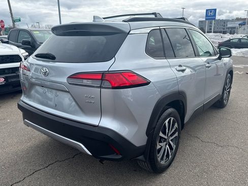 Used 2024 Toyota Corolla Cross XLE w/ Convenience Package image 9