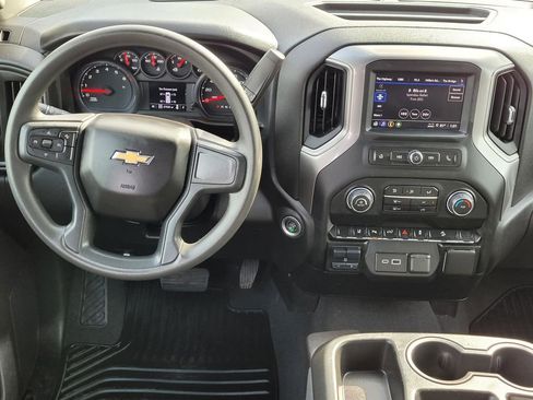 Used 2024 Chevrolet Silverado 2500 Custom w/ Custom Value Package image 19