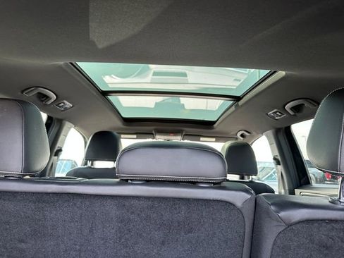 Used 2022 Volkswagen Atlas Cross Sport SEL Premium R-Line image 10