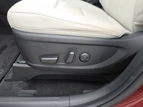 Certified 2024 Kia Telluride EX w/ EX Captain's Chair Package FWD image 18