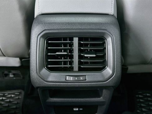 Used 2023 Volkswagen Taos SE w/ Panoramic Sunroof Package FWD image 28