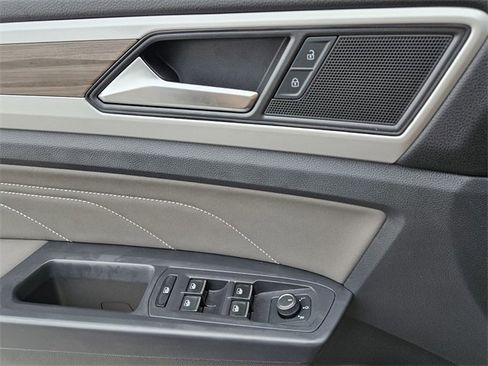 Used 2021 Volkswagen Atlas SEL image 32