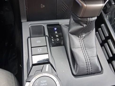 Used 2025 Toyota Tacoma SR5 AWD/4WD image 27