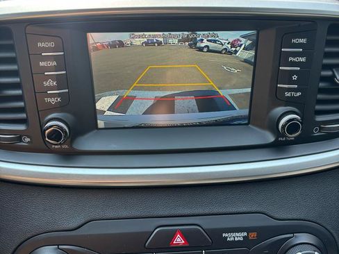 Used 2020 Kia Sorento AWD V6 image 18