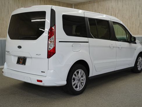 Used 2019 Ford Transit Connect XLT image 10
