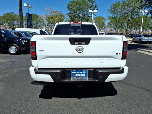 Used 2022 Nissan Frontier SV w/ Technology Package image 5
