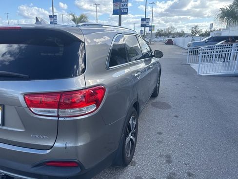 Used 2016 Kia Sorento EX w/ EX Touring Package image 5