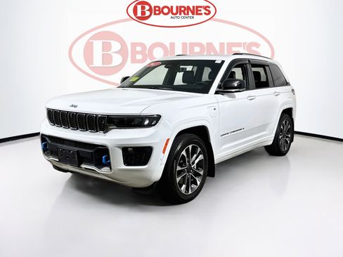 Used 2023 Jeep Grand Cherokee Overland w/ Advanced Protech Group III image 8